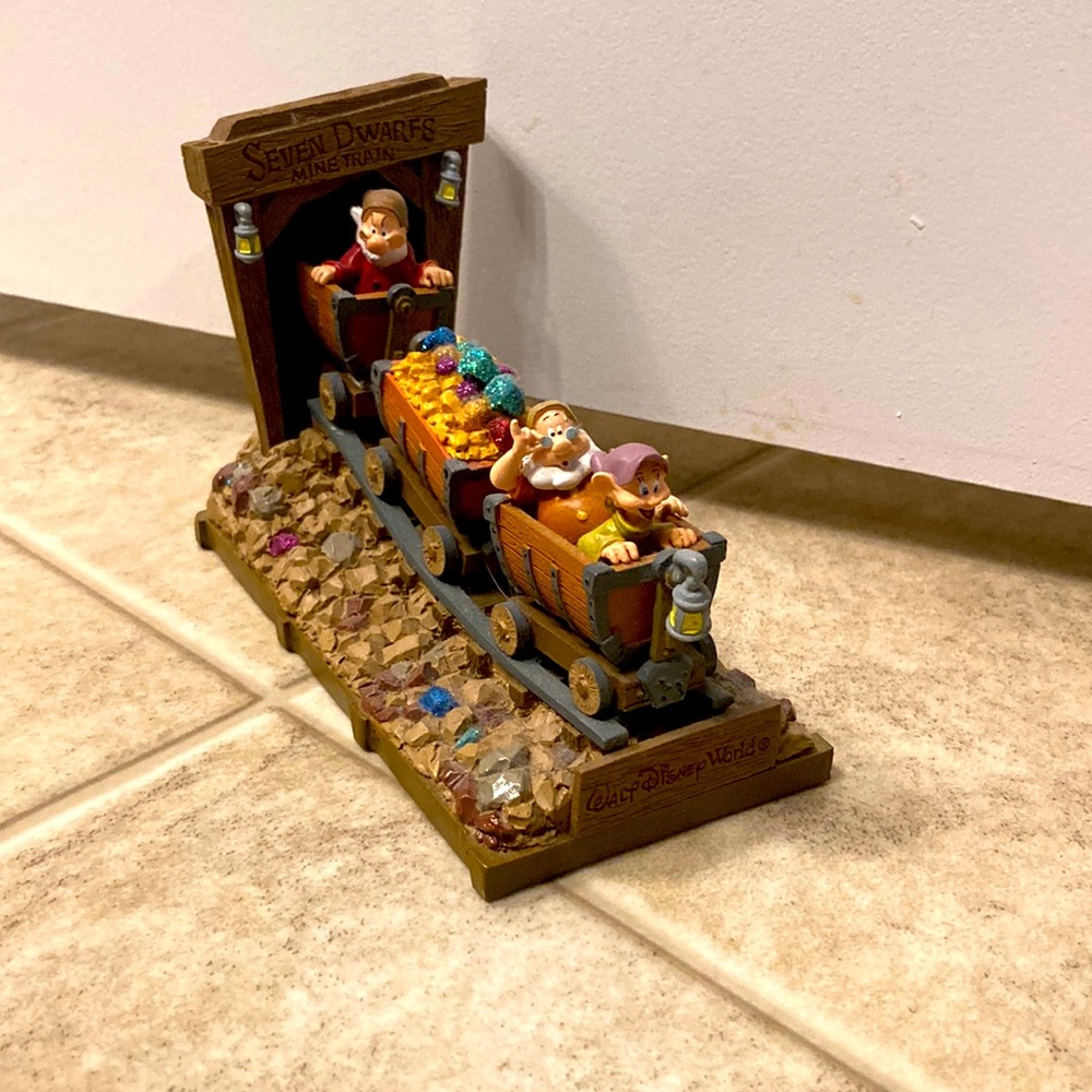 Rare seven dwarfs minetrain collectible